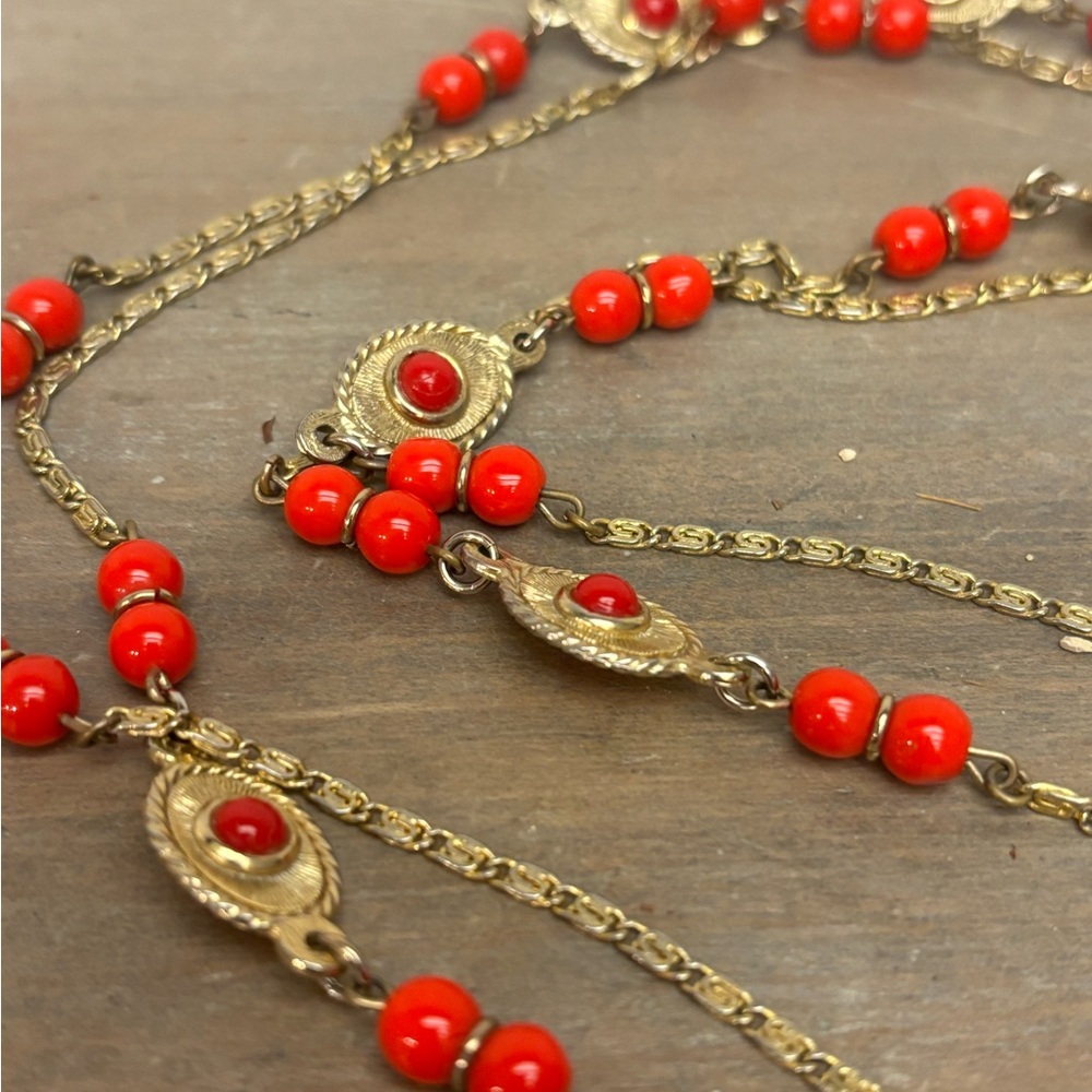 Vintage Coral and Gold tone necklace